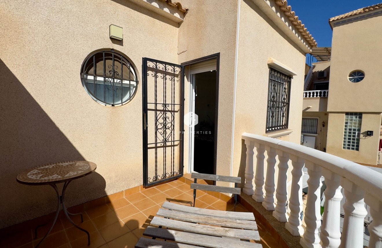 D'occasion - Villa -
Orihuela Costa - Costa Blanca