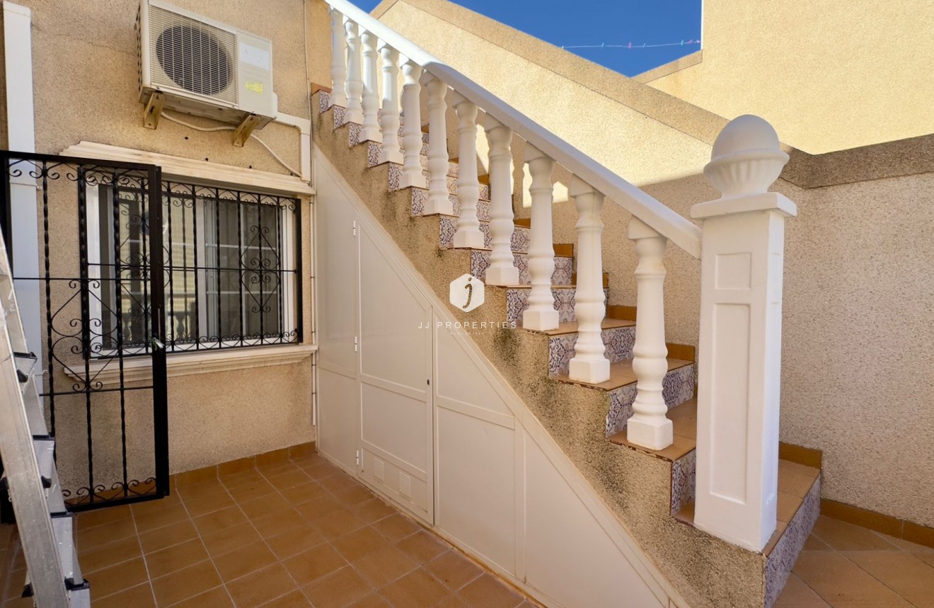 D'occasion - Villa -
Orihuela Costa - Costa Blanca