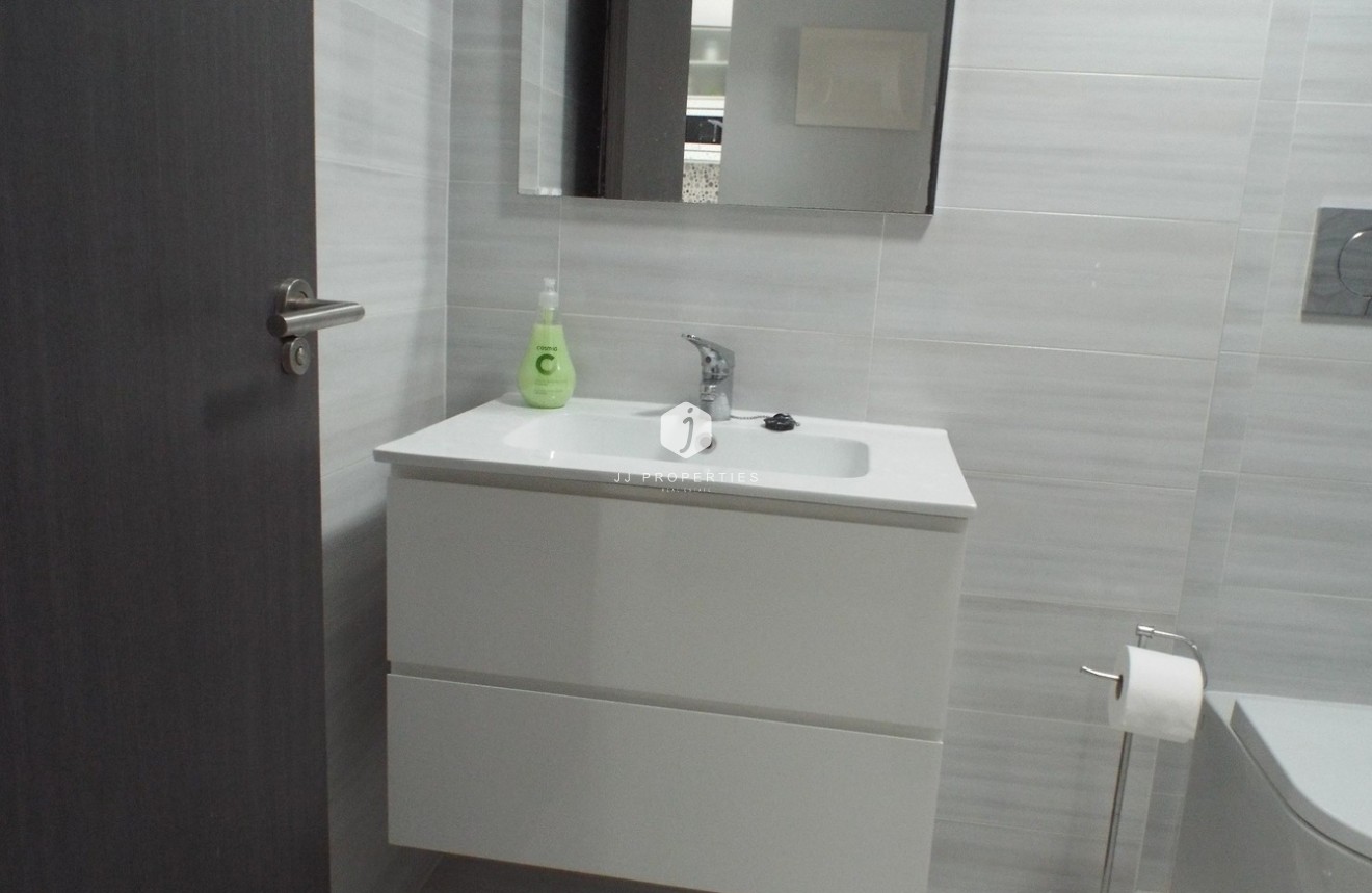 D'occasion - Attique -
Punta Prima - Costa Blanca