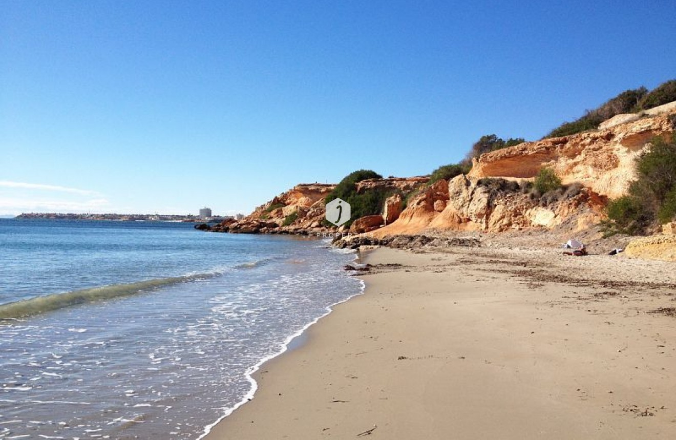 D'occasion - Attique -
Punta Prima - Costa Blanca