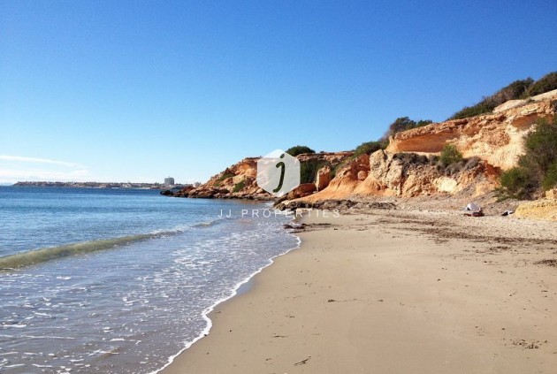 D'occasion - Attique -
Punta Prima - Costa Blanca