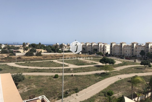 D'occasion - Attique -
Punta Prima - Costa Blanca