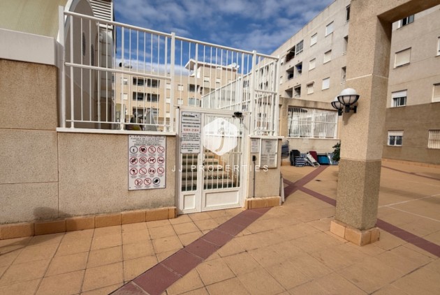 D'occasion - Appartement -
Torrevieja - Costa Blanca