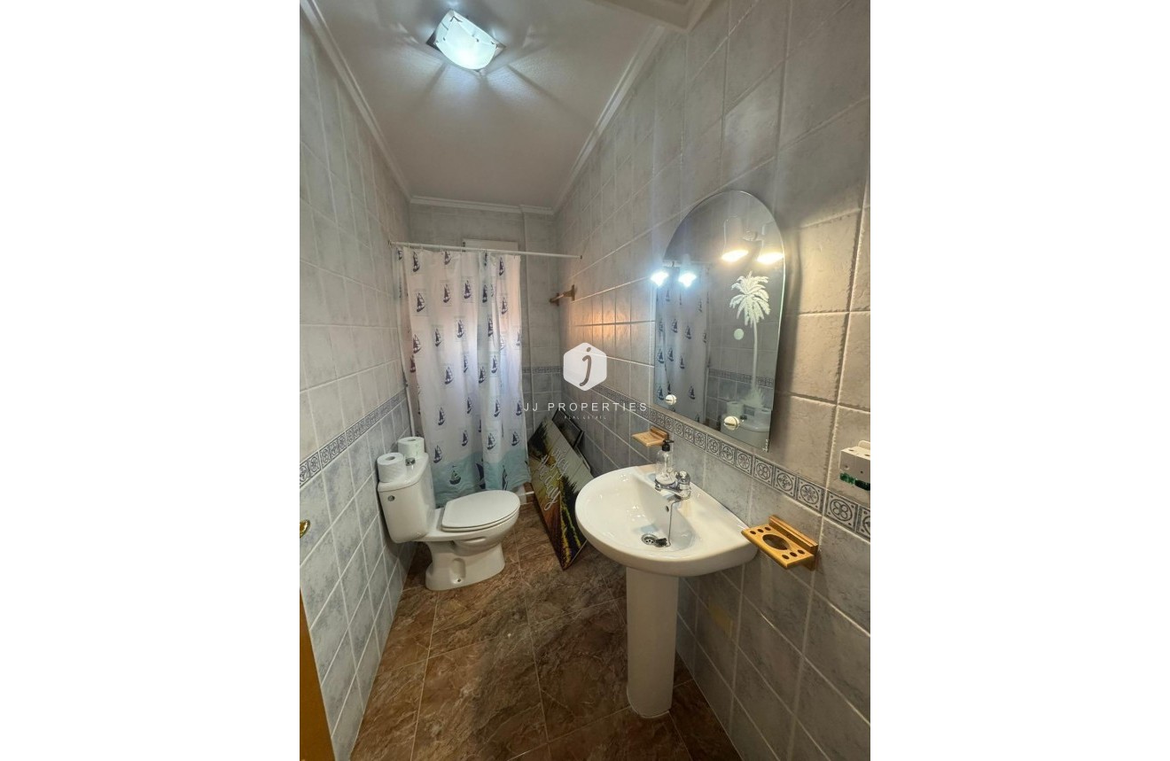 Aus zweiter Hand - Wohnung -
Jacarilla