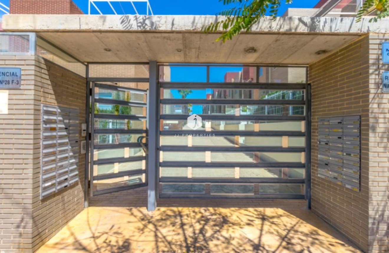 D'occasion - Appartement -
Torrevieja - Costa Blanca