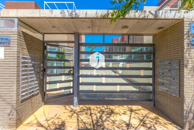 D'occasion - Appartement -
Torrevieja - Costa Blanca