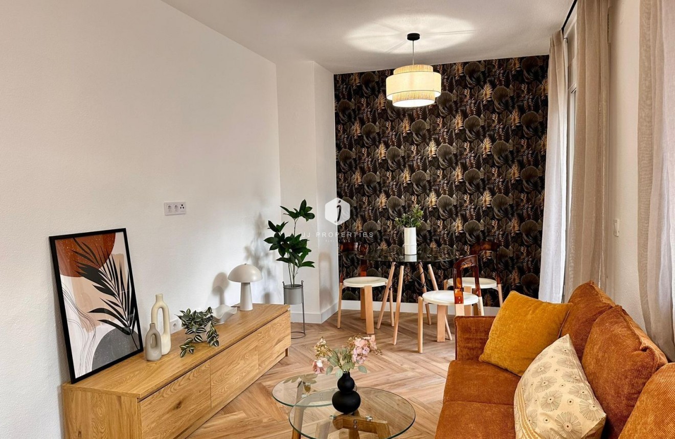 D'occasion - Appartement -
Torrevieja - Playa del Cura