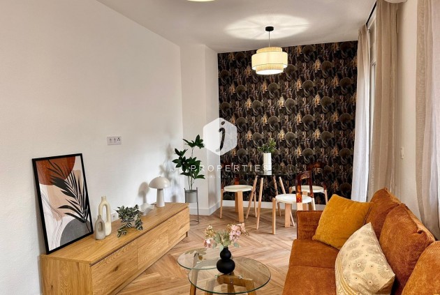 D'occasion - Appartement -
Torrevieja - Playa del Cura