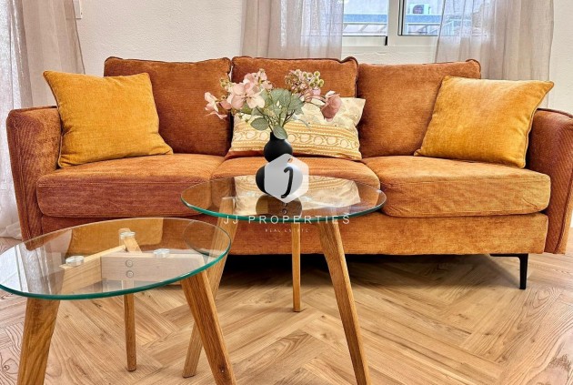 D'occasion - Appartement -
Torrevieja - Playa del Cura