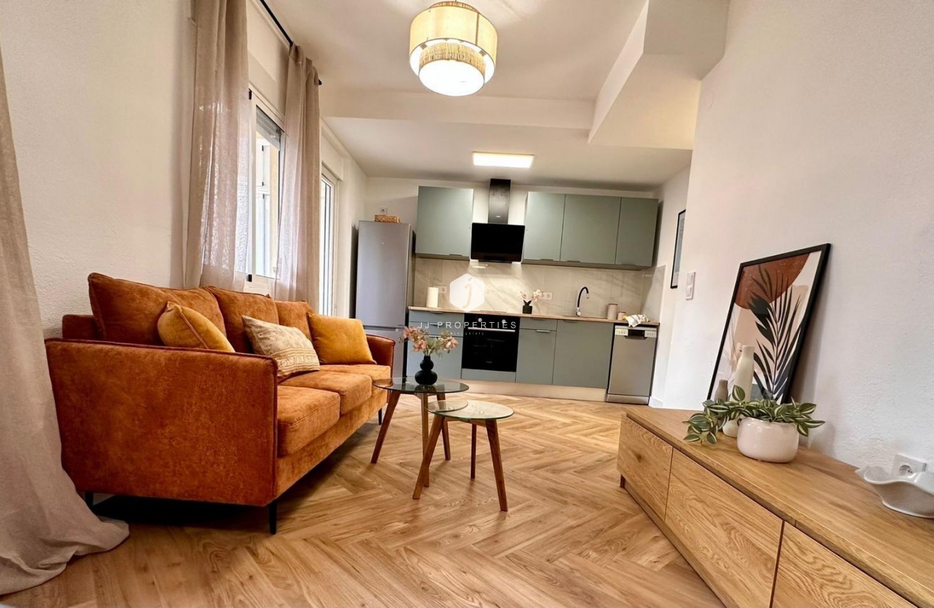 D'occasion - Appartement -
Torrevieja - Playa del Cura