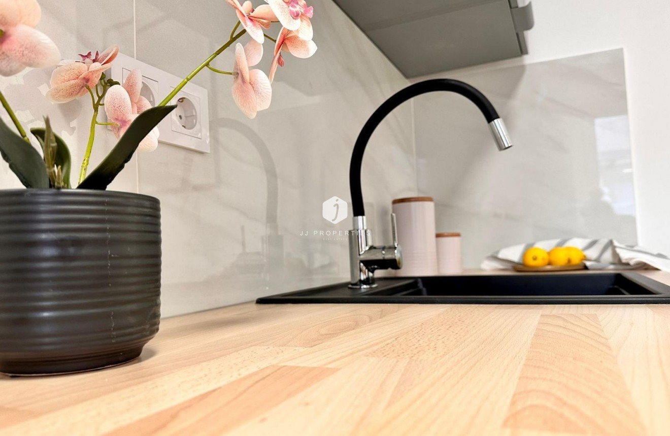 D'occasion - Appartement -
Torrevieja - Playa del Cura