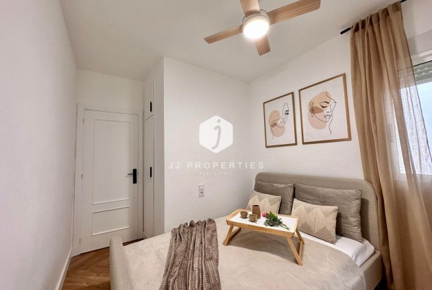 D'occasion - Appartement -
Torrevieja - Playa del Cura