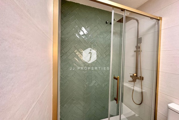 D'occasion - Appartement -
Torrevieja - Playa del Cura