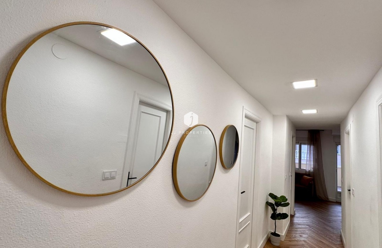 D'occasion - Appartement -
Torrevieja - Playa del Cura