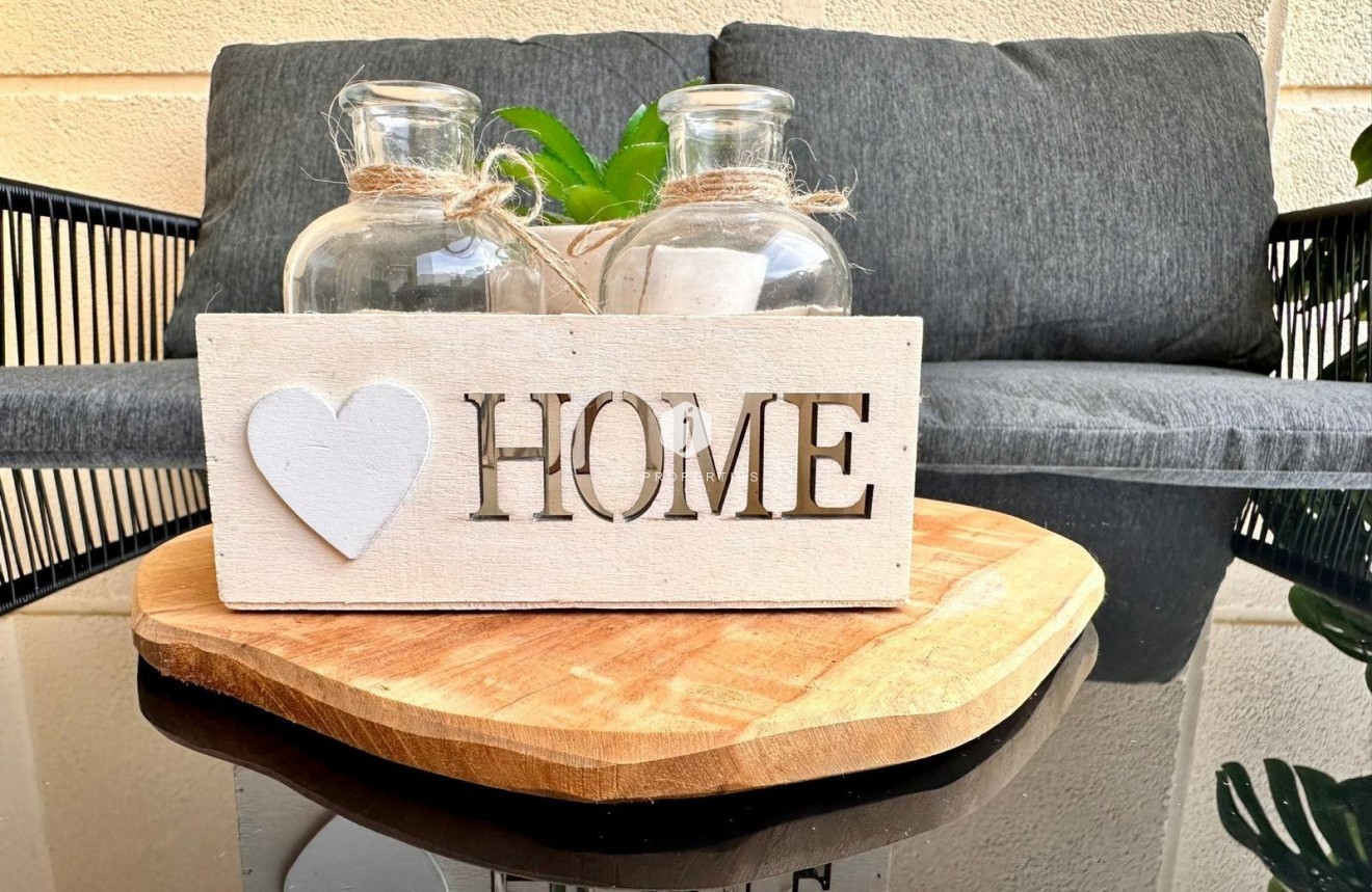 D'occasion - Appartement -
Torrevieja - Playa del Cura