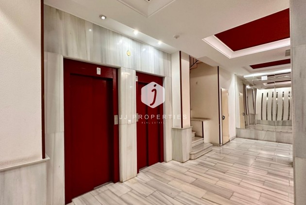 D'occasion - Appartement -
Torrevieja - Playa del Cura