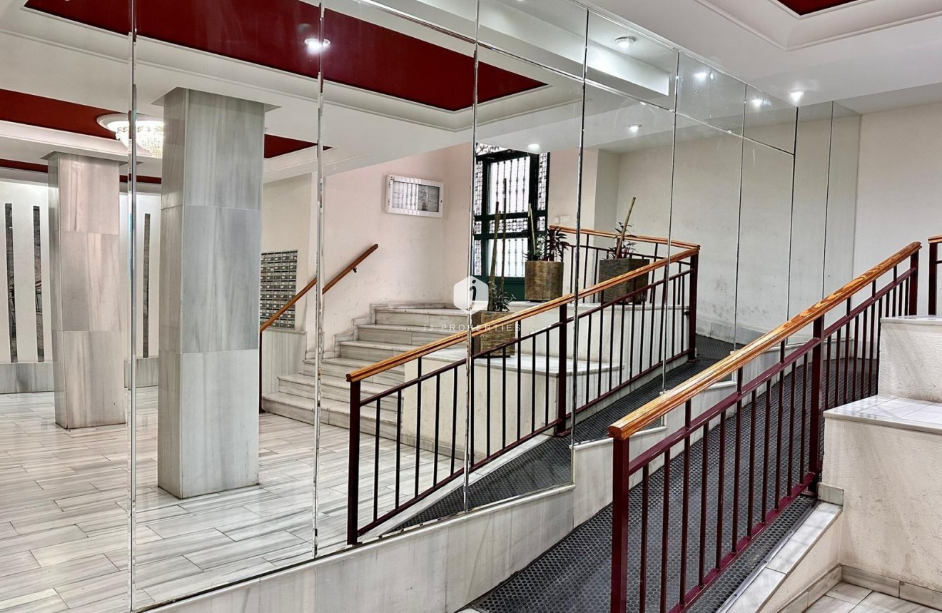 D'occasion - Appartement -
Torrevieja - Playa del Cura