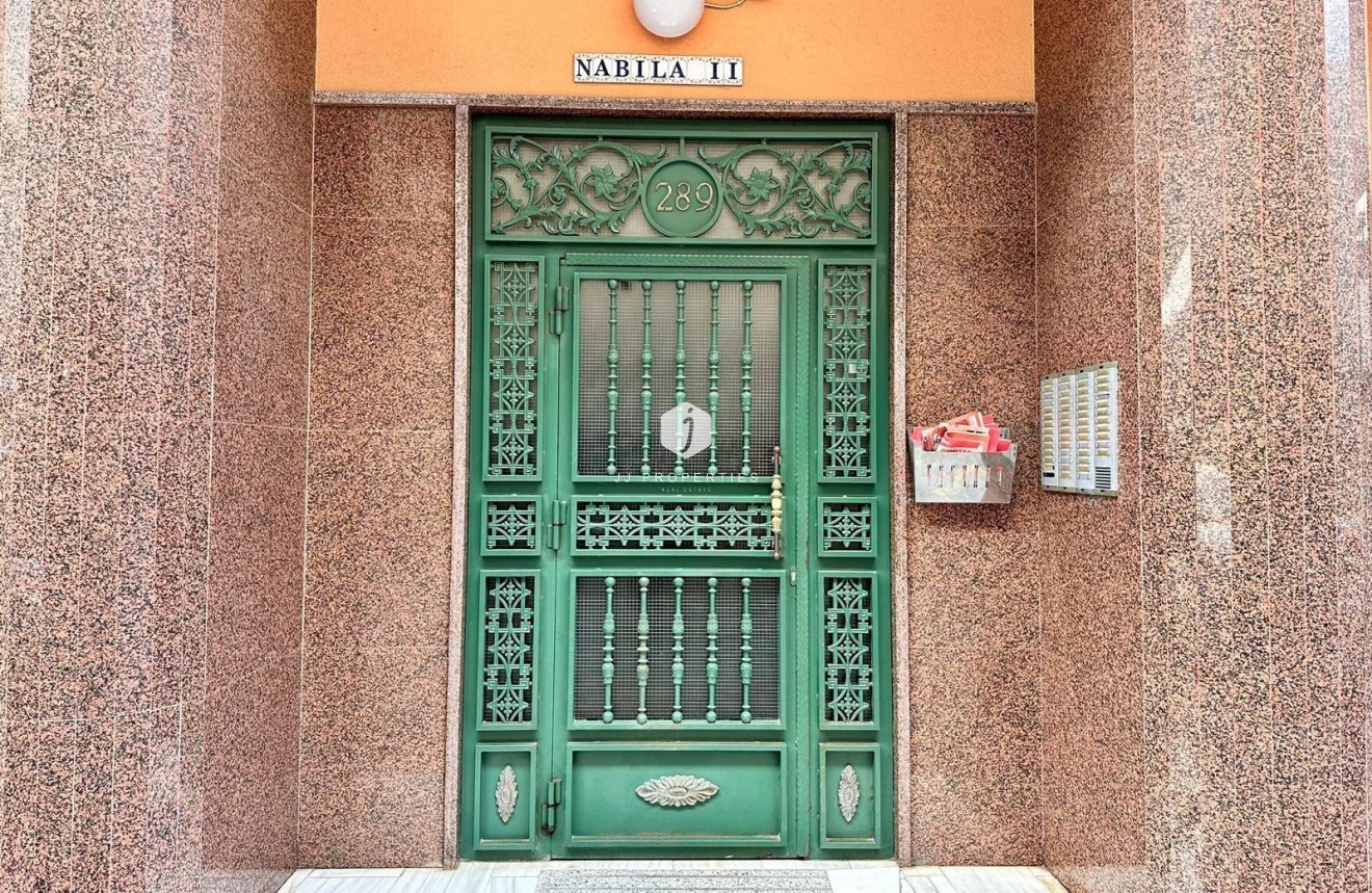 D'occasion - Appartement -
Torrevieja - Playa del Cura