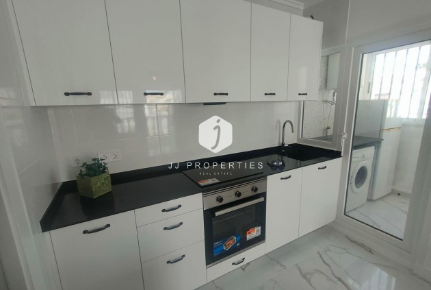 D'occasion - Bungalow -
Torrevieja - Rosaleda-los Frutales