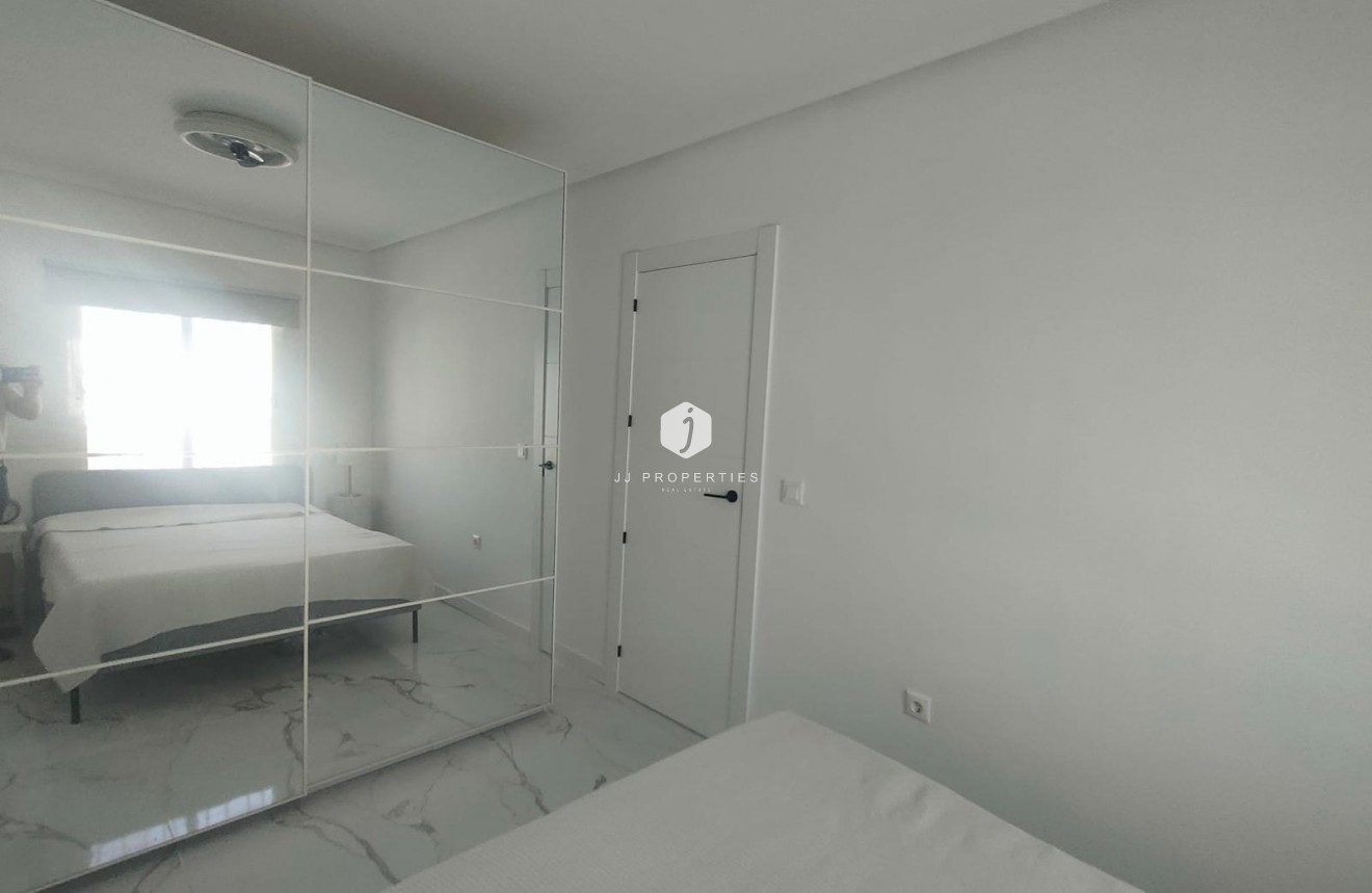 D'occasion - Bungalow -
Torrevieja - Rosaleda-los Frutales