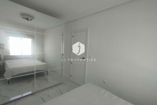 D'occasion - Bungalow -
Torrevieja - Rosaleda-los Frutales