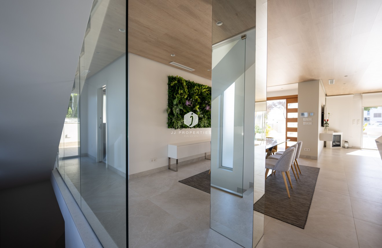 D'occasion - Villa -
Orihuela Costa - Costa Blanca