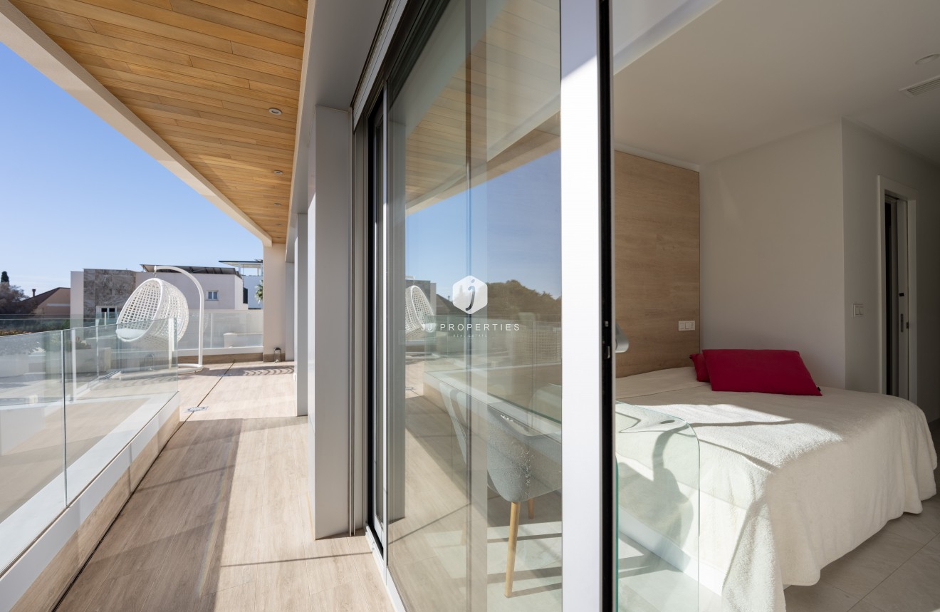 D'occasion - Villa -
Orihuela Costa - Costa Blanca