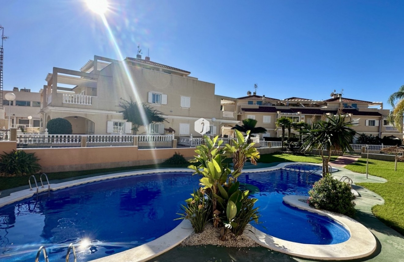 D'occasion - Duplex -
Orihuela Costa - Costa Blanca