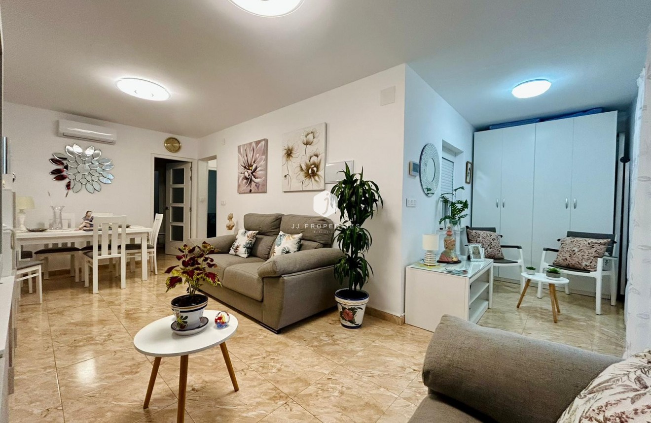 D'occasion - Chalet -
Torrevieja - Costa Blanca