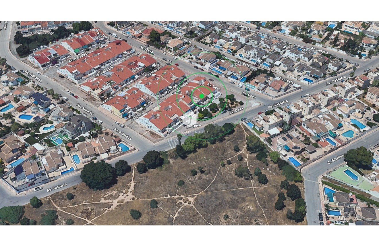 D'occasion - Chalet -
Torrevieja - Costa Blanca