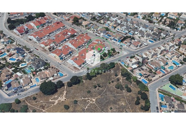 D'occasion - Chalet -
Torrevieja - Costa Blanca