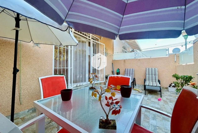 D'occasion - Chalet -
Torrevieja - Costa Blanca