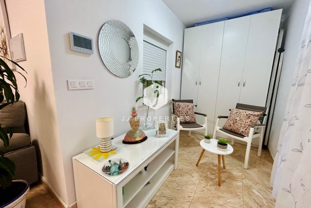 D'occasion - Chalet -
Torrevieja - Costa Blanca