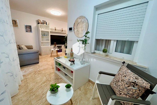 D'occasion - Chalet -
Torrevieja - Costa Blanca