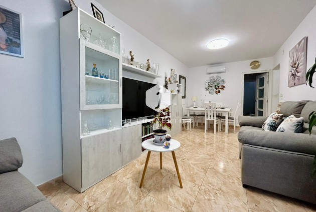 D'occasion - Chalet -
Torrevieja - Costa Blanca