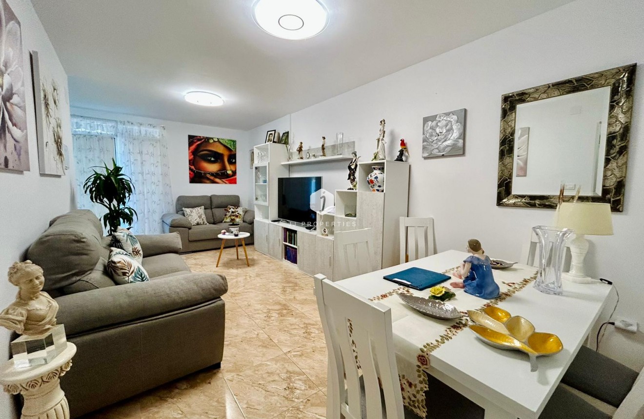 D'occasion - Chalet -
Torrevieja - Costa Blanca