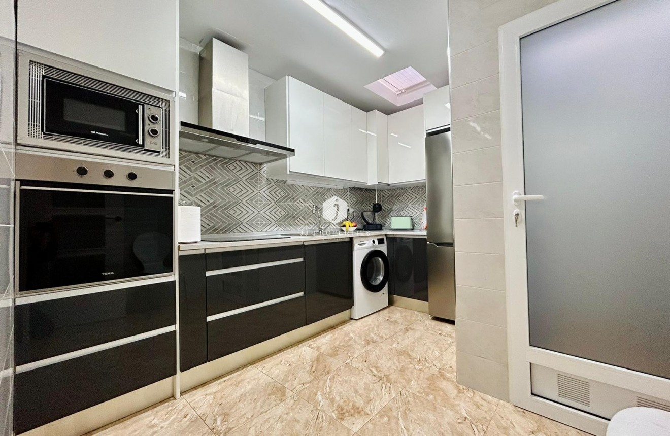 D'occasion - Chalet -
Torrevieja - Costa Blanca