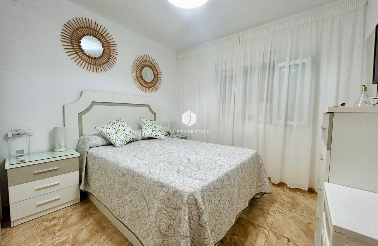 D'occasion - Chalet -
Torrevieja - Costa Blanca