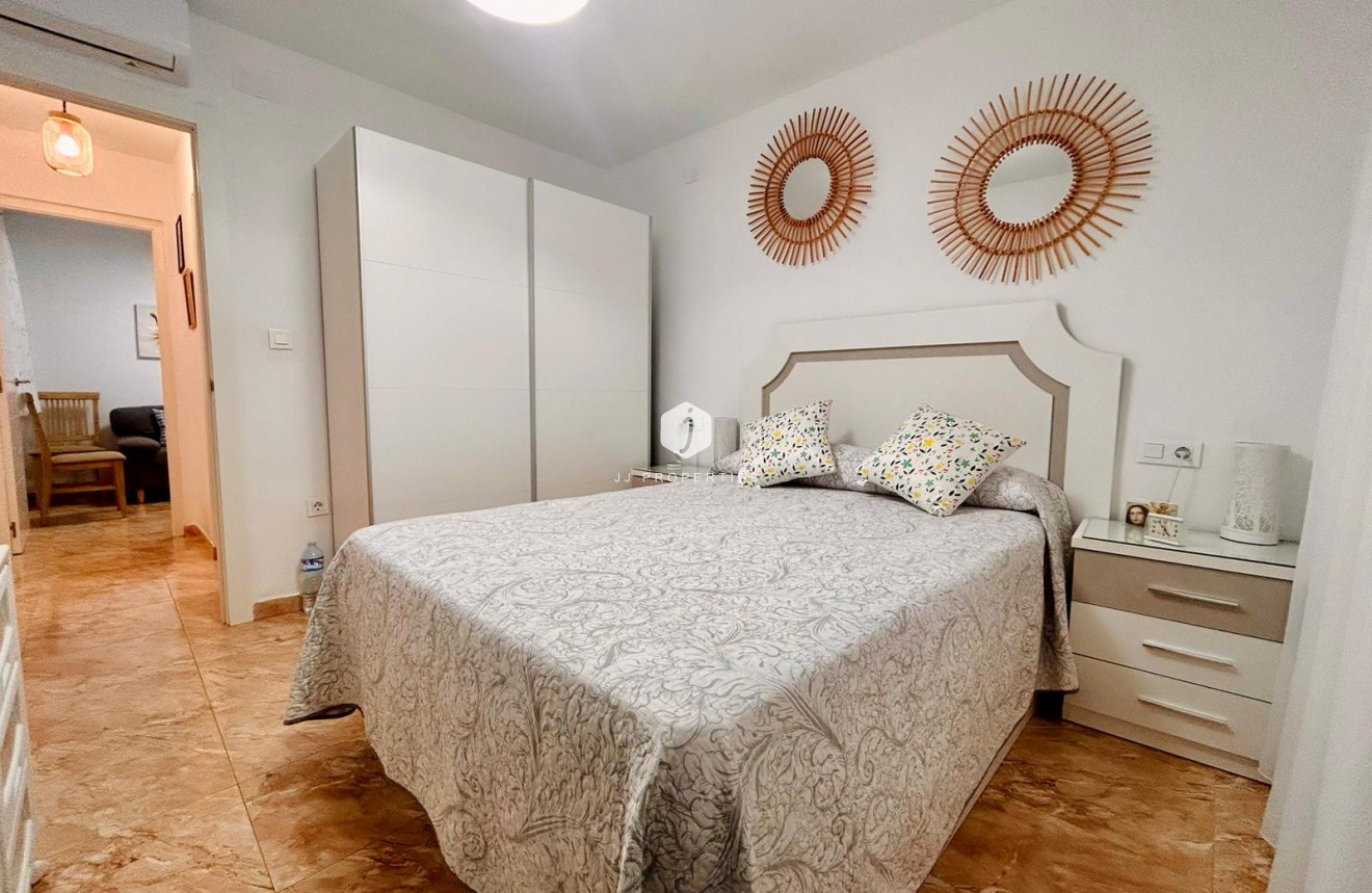 D'occasion - Chalet -
Torrevieja - Costa Blanca