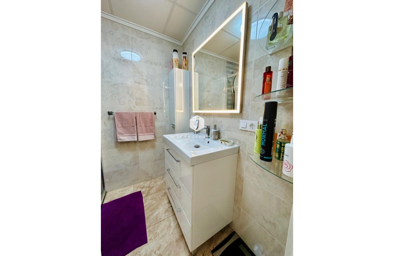 D'occasion - Chalet -
Torrevieja - Costa Blanca