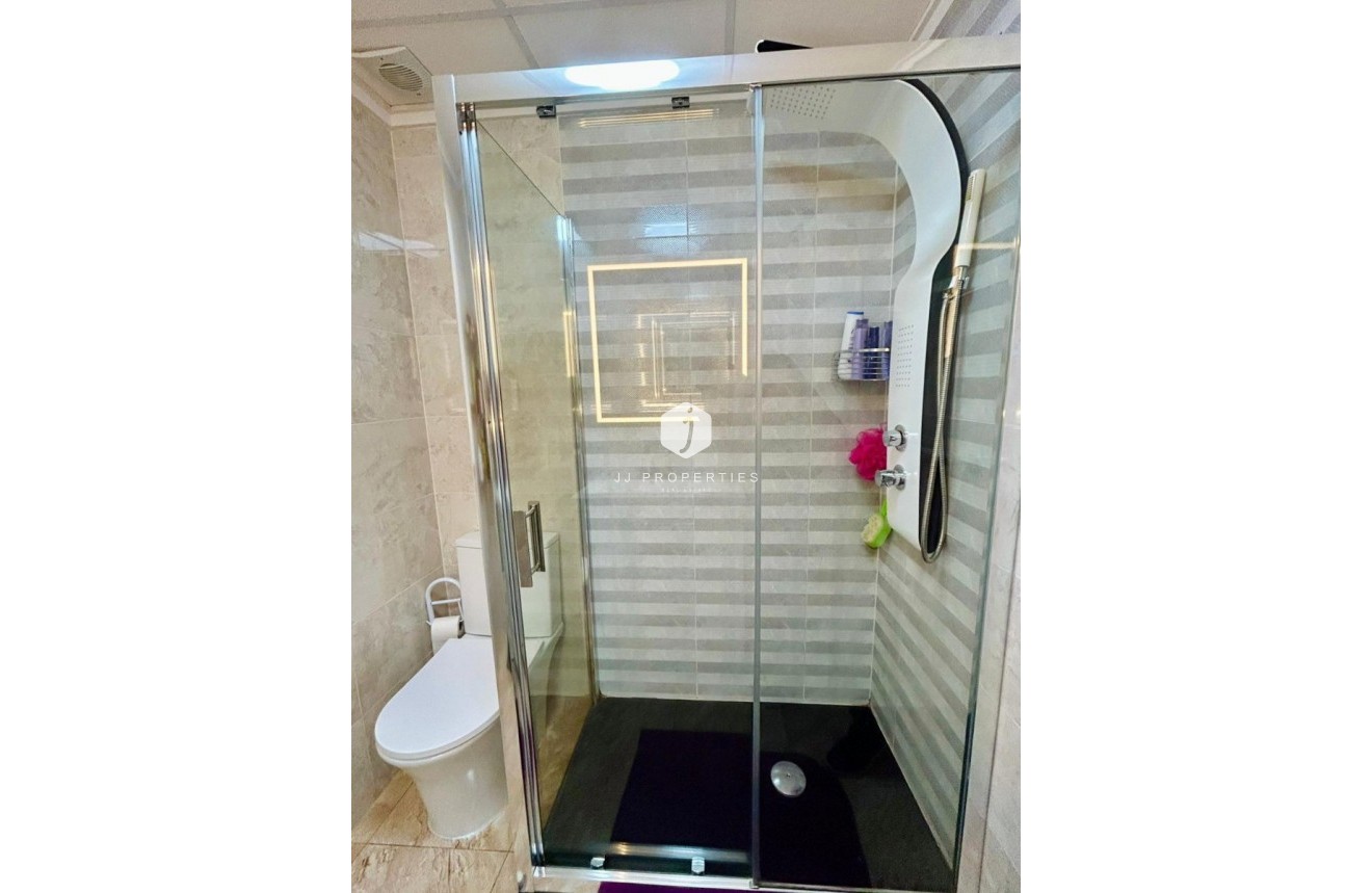 D'occasion - Chalet -
Torrevieja - Costa Blanca