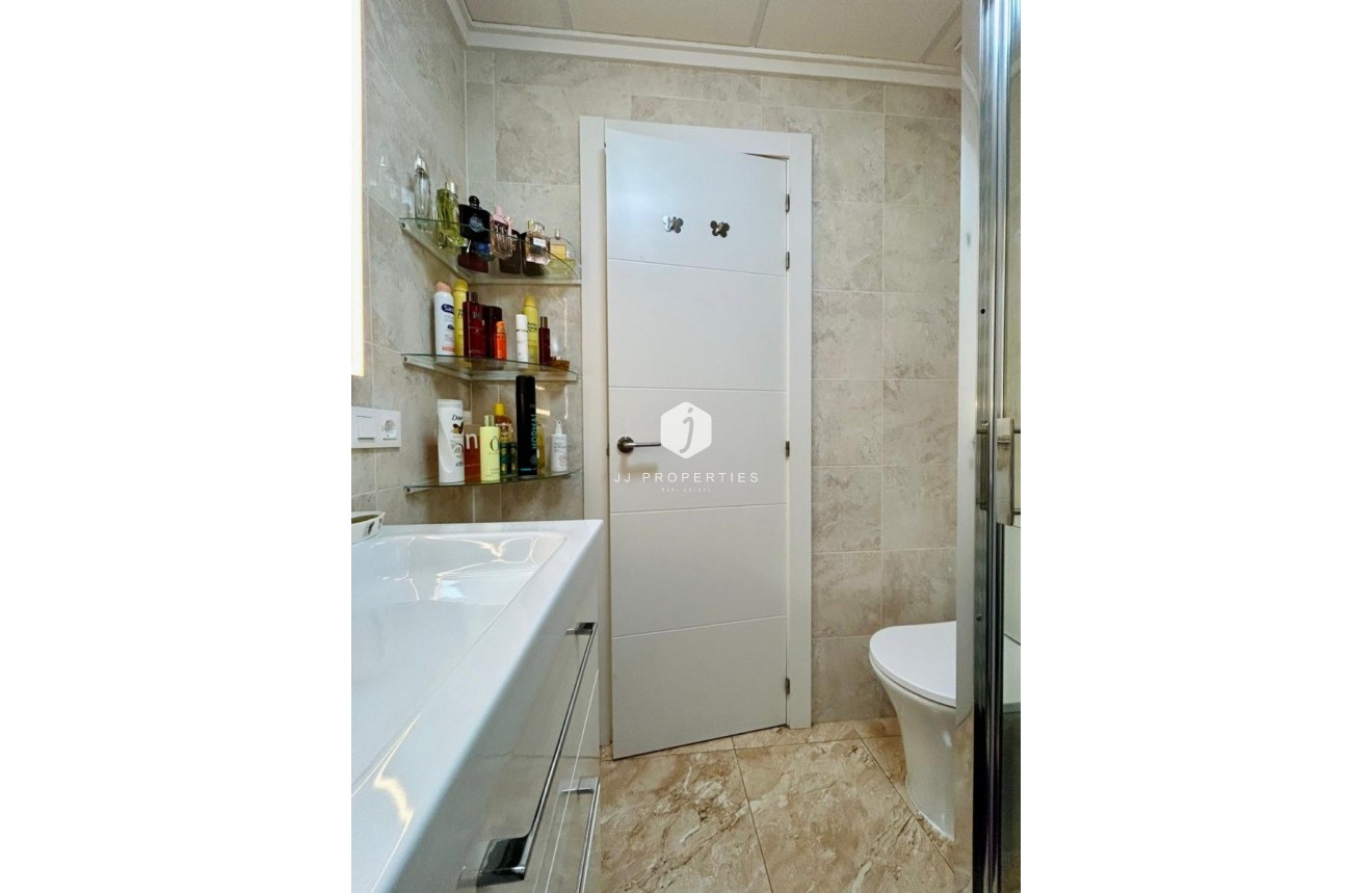 D'occasion - Chalet -
Torrevieja - Costa Blanca