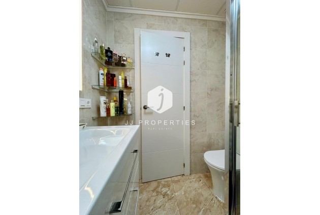 D'occasion - Chalet -
Torrevieja - Costa Blanca