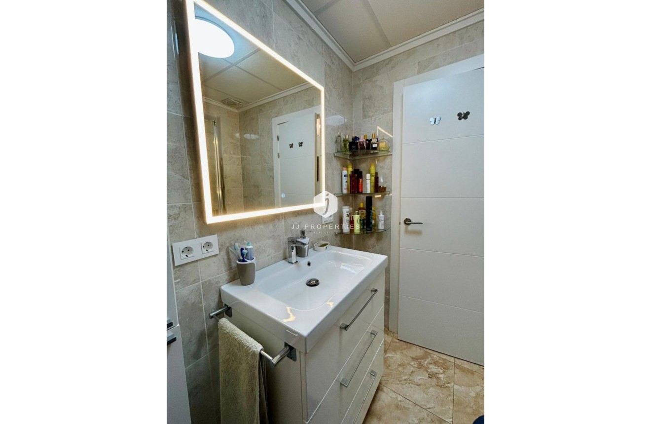 D'occasion - Chalet -
Torrevieja - Costa Blanca