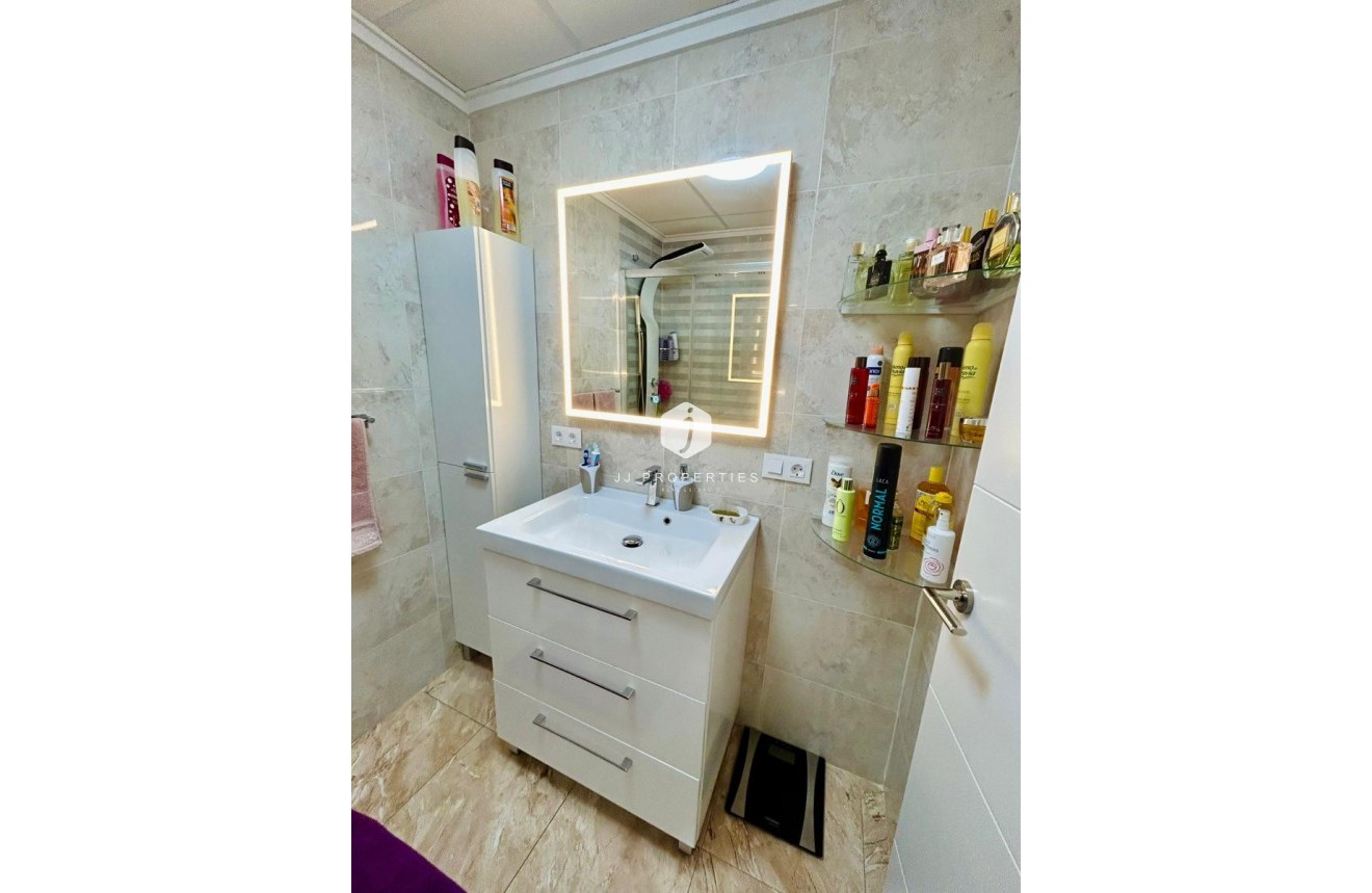 D'occasion - Chalet -
Torrevieja - Costa Blanca