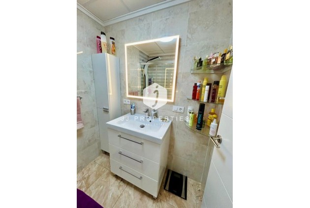 D'occasion - Chalet -
Torrevieja - Costa Blanca