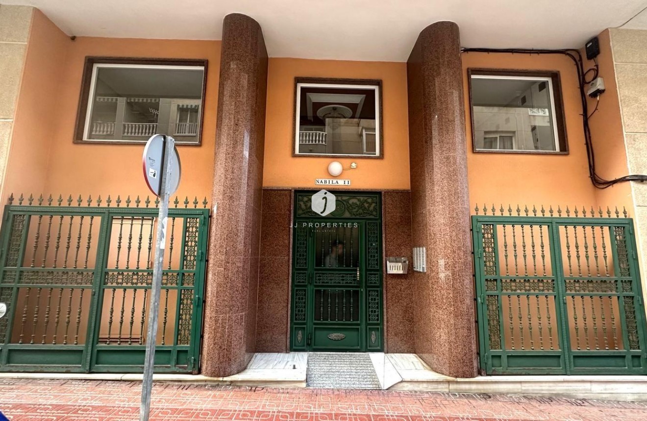 Segunda mano - Apartamento / piso -
Torrevieja - Centro