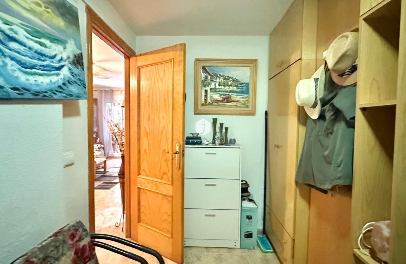 Segunda mano - Apartamento / piso -
Torrevieja - Centro