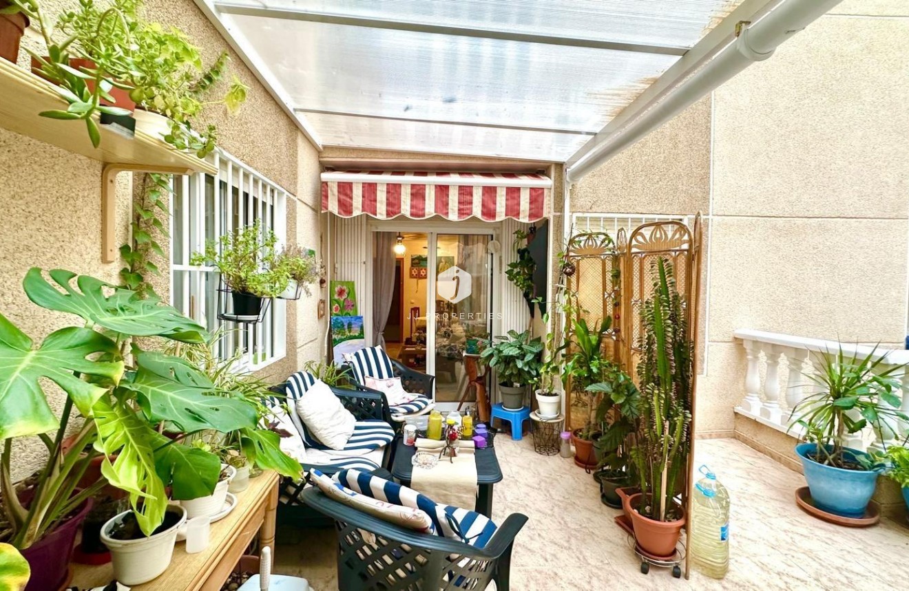 Segunda mano - Apartamento / piso -
Torrevieja - Centro