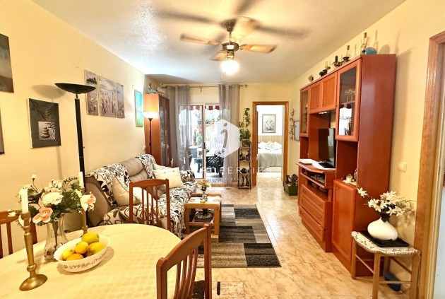 Segunda mano - Apartamento / piso -
Torrevieja - Centro